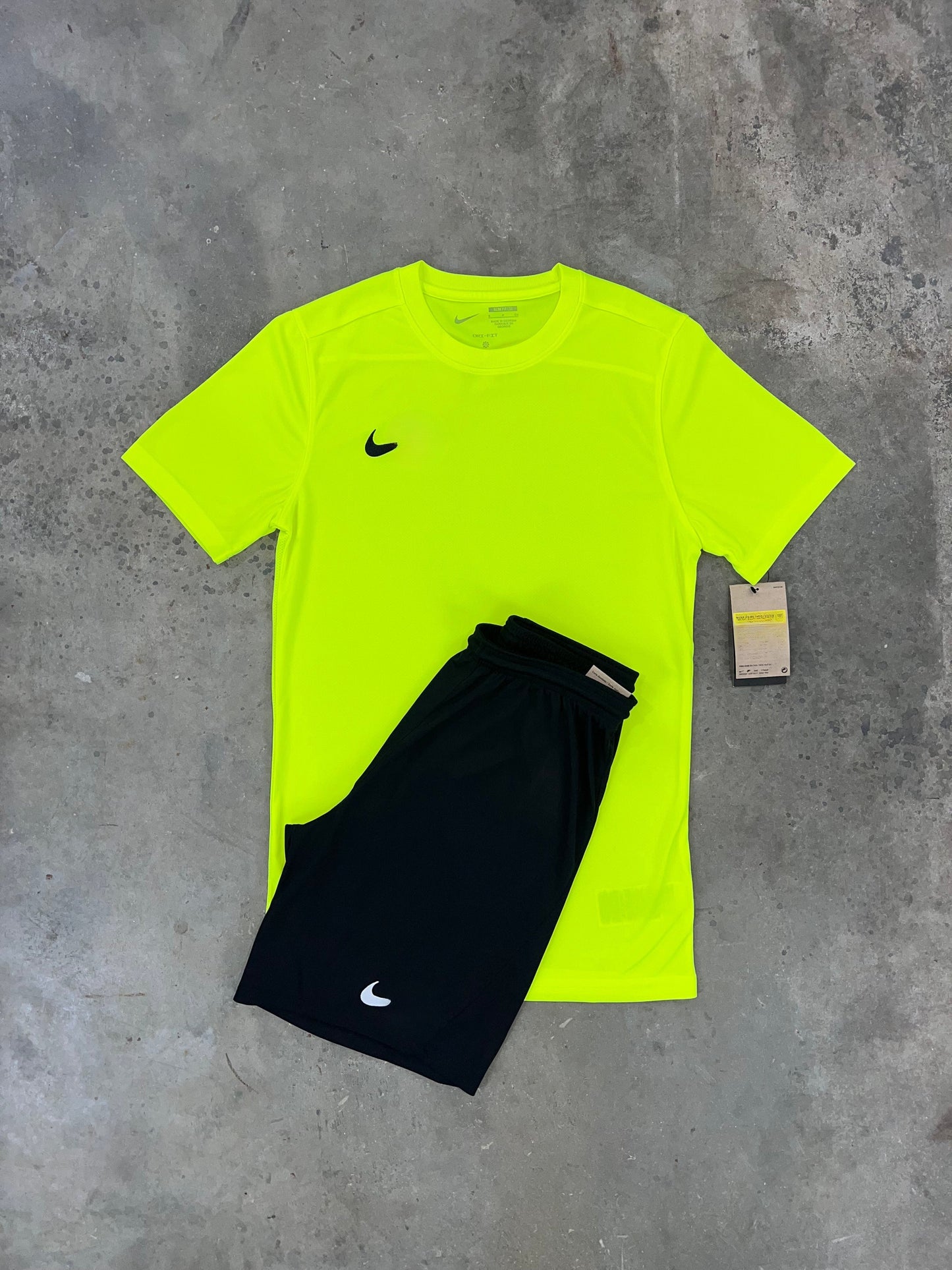 set "green and black"